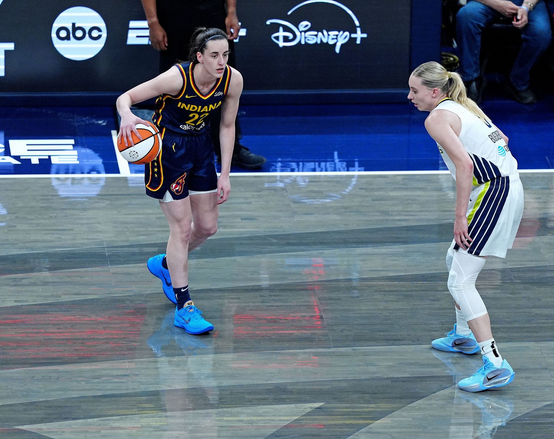 Indiana Fever Caitlin Clark (22) is guarded by Dallas Wings guard Paige Bueckers (5) on July 13, 2025, at Gainbridge Fieldhouse in Indianapolis, Indiana. (Photo by Brian Spurlock/Icon Sportswire via Getty Images)